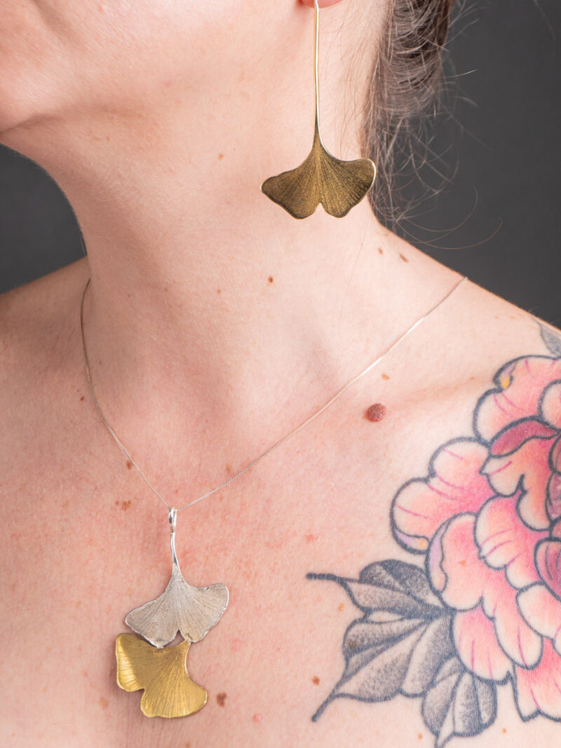 Brinco Ginkgo dourado M